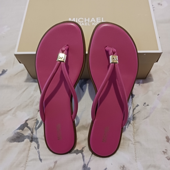 Michael Kors Annie Thong Sandals - Picture 6 of 14